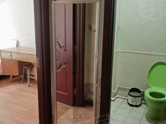 鄂尔多斯东胜铁西一期今典小区有独立卫生间卧室出租,紧邻铁西公园,华世隆大酒店出租房源真实图片