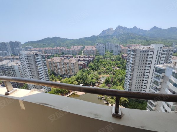 青岛崂山颐中体育场鲁信长春花园鲁信长春花园套一,装修保护好,随时