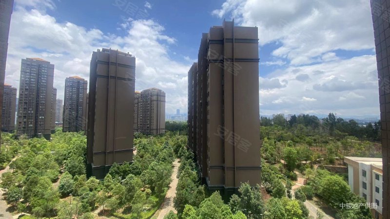 呈贡政务服务中心旁惠景园142平大三房豪华装修带车位,采光好