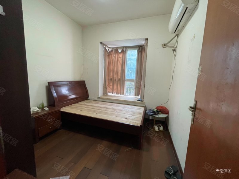 学府雅苑4房单价6000