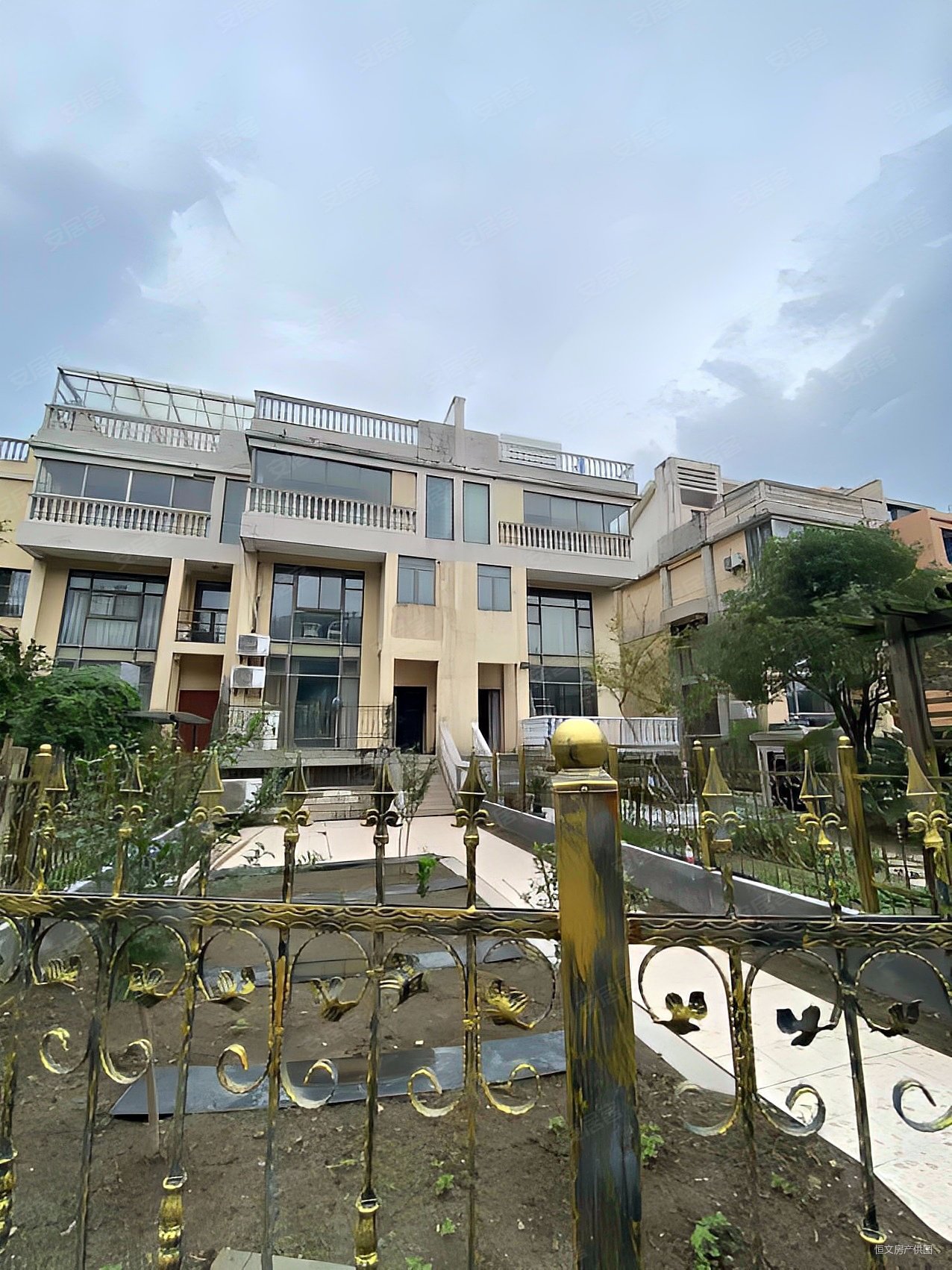 新出房源 鸿禧山庄联排别墅 全新毛坯 带车库 价格便宜,鸿禧山庄二手