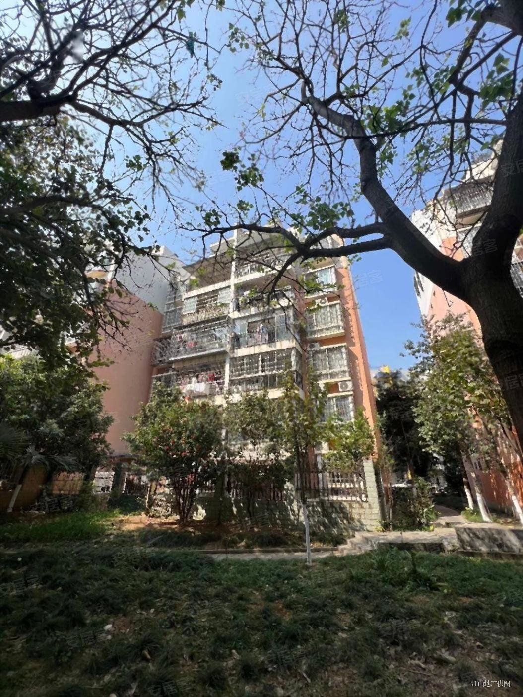 南北通透单价5千多,阳光花园二手房,100万,5室2厅,3卫,187平米-柳州