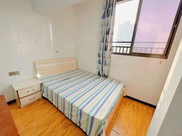 租房看这里,不可错过,黄泥塝地铁口,皇冠自由城,单间带飘窗