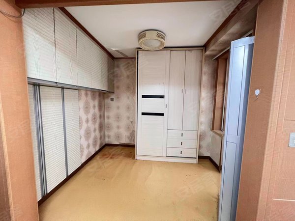 青岛城阳家佳源中冶圣乔维斯家佳源附近出门就是夜市万达 去哪都方便