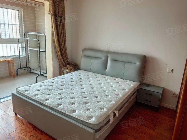 徐州鼓楼九龙湖风尚自由城风尚米兰对面自由城三室精致干净家具家电齐全拎包入住有钥匙出租房源真实图片