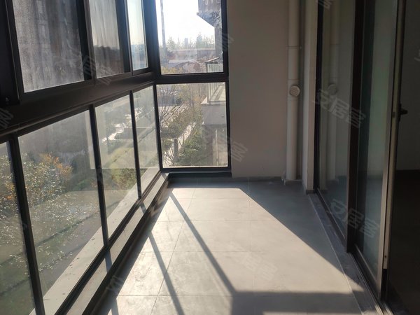 苏州吴中木渎正荣西津月实拍 正荣西津月 精装联排四房 超大阳台 采光