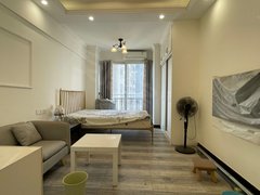 重庆南岸弹子石弹子石凯旋天地，精装一房，家具齐全，房间干净整洁，随时看房。出租房源真实图片