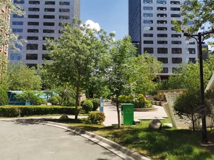 2020-11-18轨道交通小区出门60米就有73路,512路,6401路多趟公交车,可