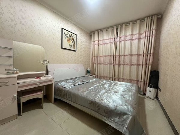 昌吉昌吉市华洋广场吉祥花园(长宁南路)吉祥花园(长宁南路) 3室2厅1卫 电梯房 122平出租房源真实图片