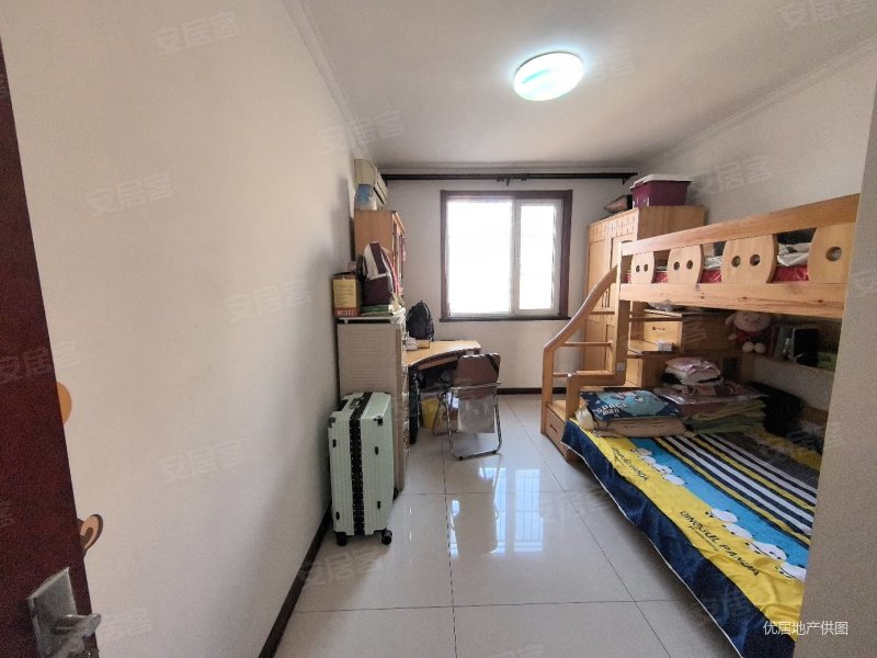 东新苑117平三室可贷款家具家电放下拎包入住开小49中