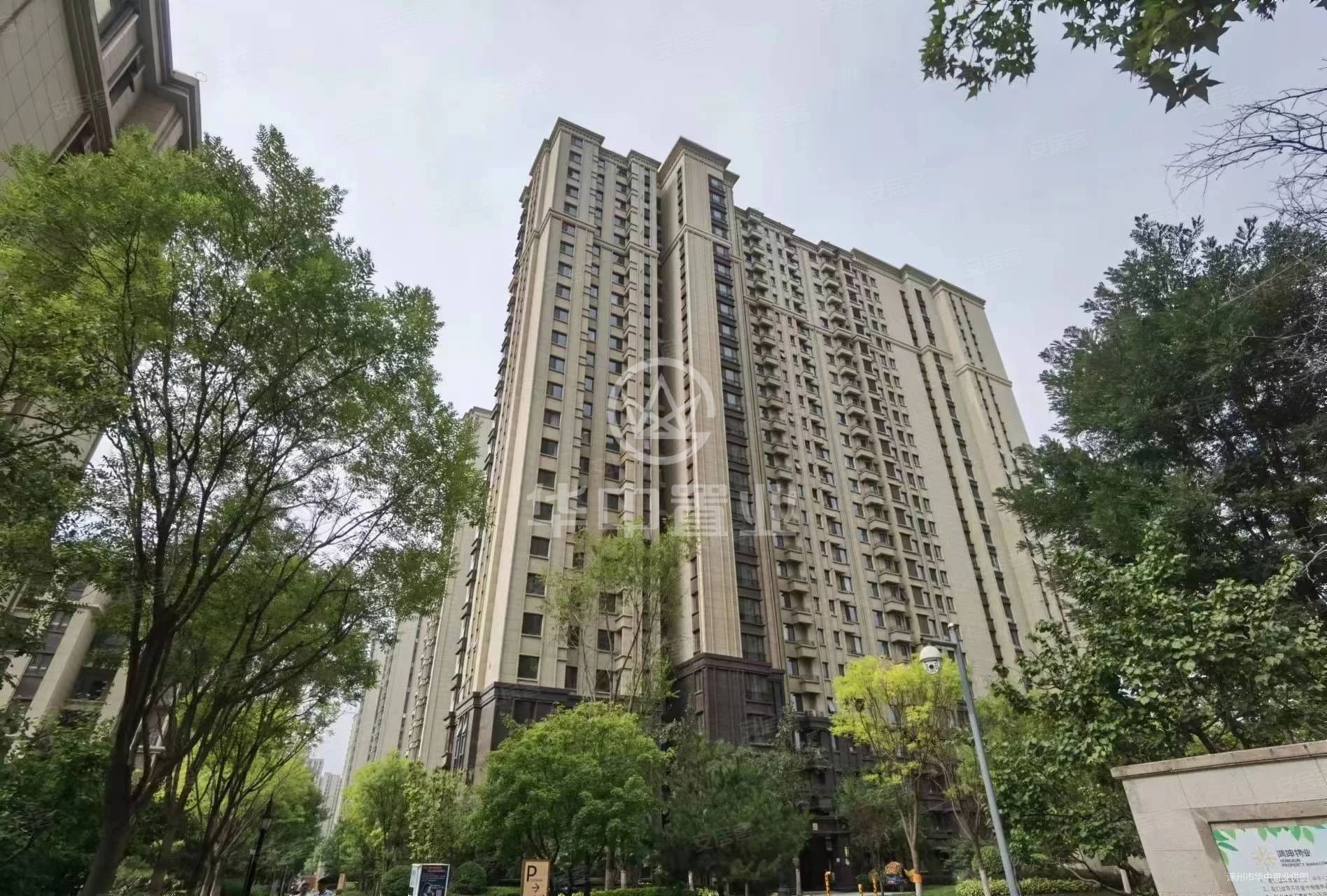 高铁旁身份的象征鸿坤理想湾洋房175万精装修送车位