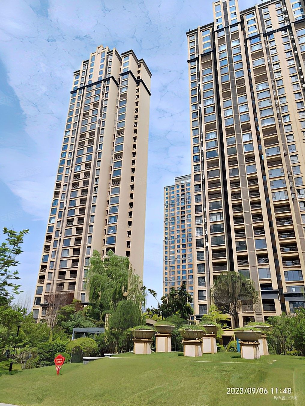 万科幸福里对面凤城五路环园中路地铁口香颂国际城三室南北通透