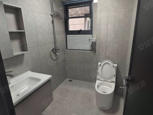 徐州新沂建邺路市府名苑河畔雅居三室一卫家具家电齐全精装修拎包入住1530一月出租房源真实图片