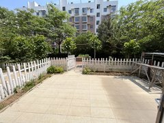 龙口东海官道街星海湖畔短租一楼带花园两居室 近海边 大花园出租房源真实图片