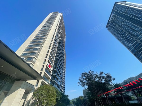 珠海高新区唐家湾翠湖香山百合苑翠湖香山精装3房,看高尔夫球场景观