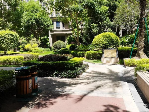 厦门湖里市行政中心翰林苑带花园联排四层别墅南入户花园地下室可停2