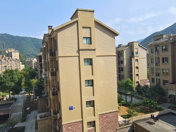 杭州富阳银湖银湖花苑(商住楼)余哥找房  6号线银湖地铁口整租1800
