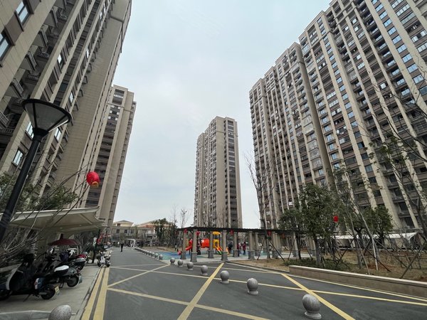 绍兴柯桥柯岩育红新景园面料市场旁 育红新景园 大阳台 押一付一包