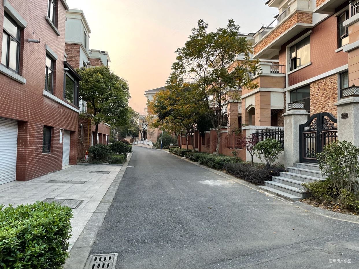 产权清晰,西城逸境(别墅)二手房,172万,5室4厅,5卫,278平米-扬州安居