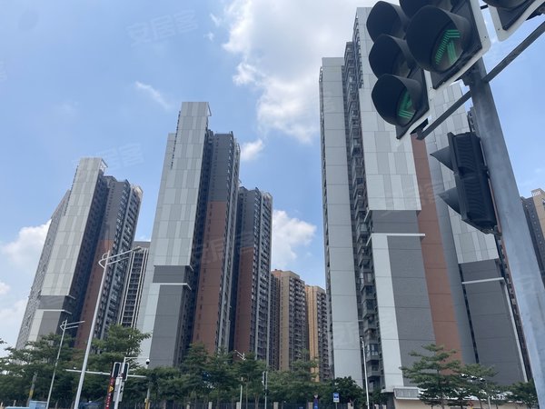 佛山禅城魁奇新鸿基泷景(七期)全新出租 澜石地铁口 泷景七期 南向