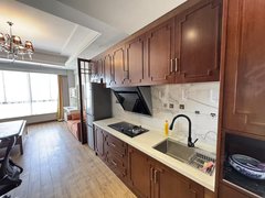 大丰大中大中城区豪华装修，周边配套设施齐全，一室一厅一厨一卫，拎包入住出租房源真实图片