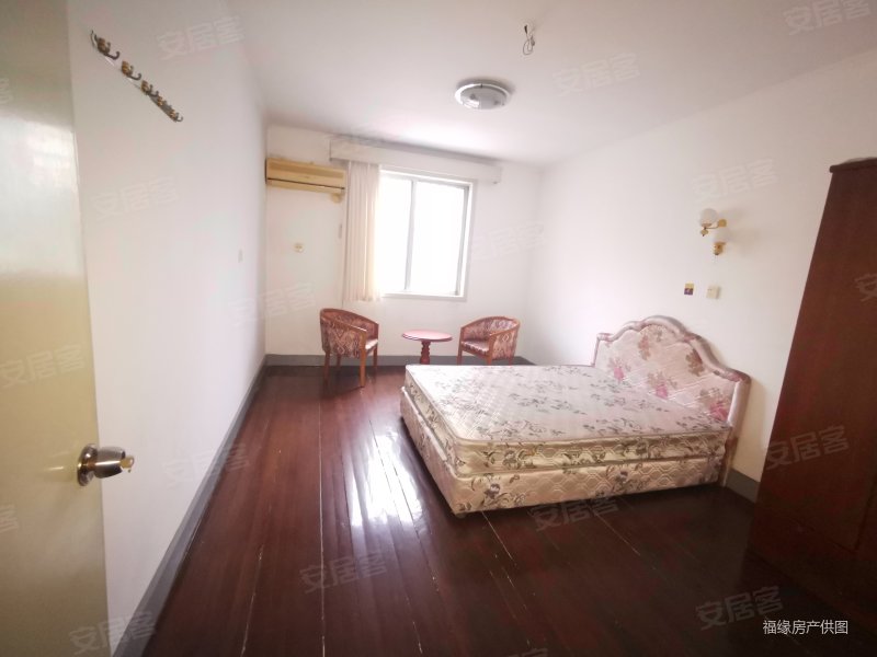 西湾新村,奶奶楼层,地铁口,生活方便 刚需2房