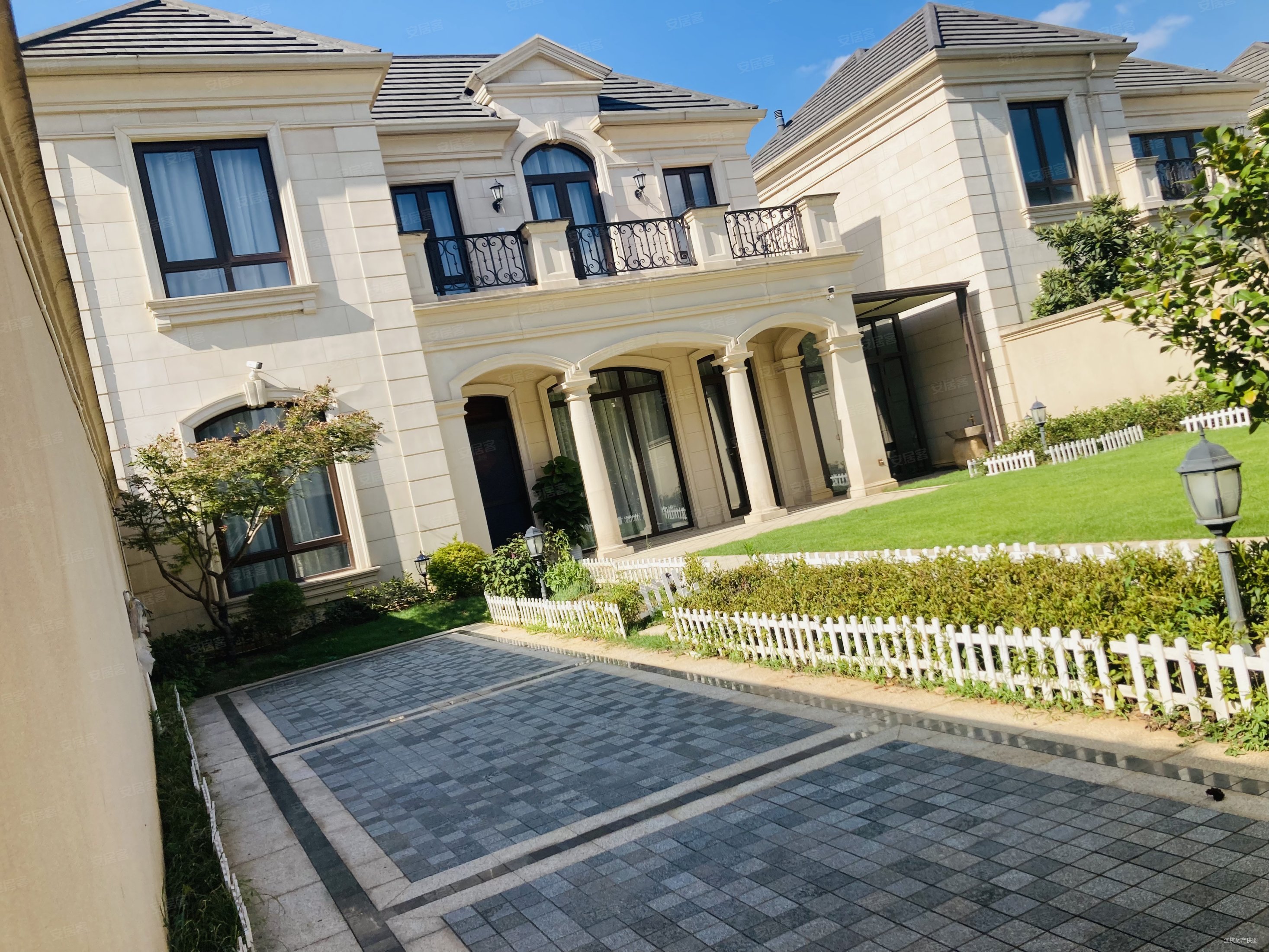 绿城西子青山湖玫瑰园