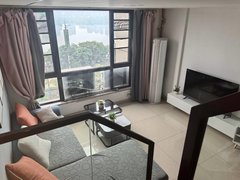 红河弥勒湖泉片区水乡旁复式湖景房,精装修拎包入住,家具家电齐全,环境优美出租房源真实图片