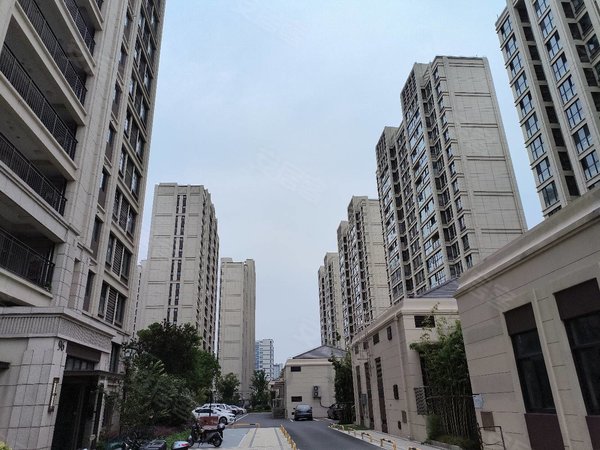 【多图】铂翠廷,金山新城租房,万达旁 带车位 精装三房 拎包入住,金山