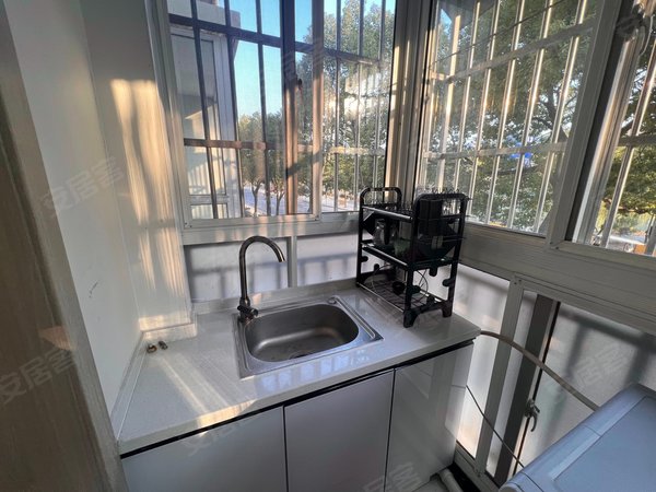 上海闵行浦江滨浦新苑四村8号线联航路 滨浦新苑四村  精装一室一厅