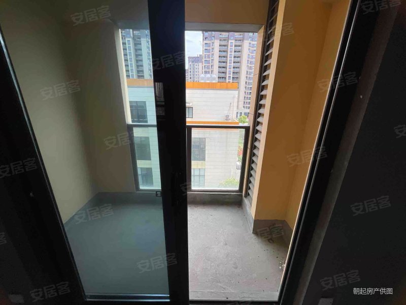 出行方便 中间楼层采光好 次新房 车位充足,万城理想公馆二手房,105万