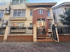 深圳龙岗坂田实拍四季花城 樱花苑别墅 可商住两用 空房出租 带固定车位出租房源真实图片