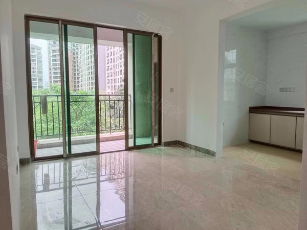 佛山顺德均安星豪湾全新装修 四房双套 另配有茶室 大客饭厅双阳台