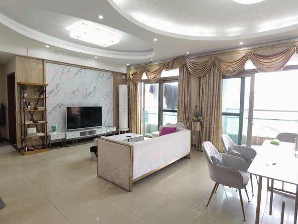 广州海珠广州塔珠江帝景苑珠江帝景 顶层复式 带30方平台 精装5房 双