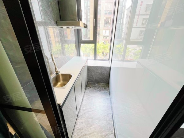 实拍 龙华 油松 1室 电梯房 南北通透 配套齐全 大阳台