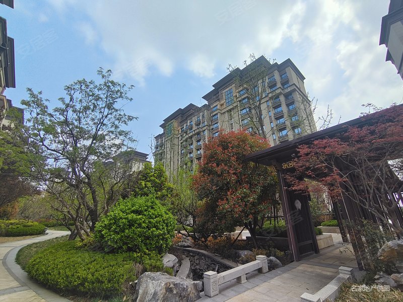 洛阳房产网>洛阳二手房>孟津二手房>桂花大道二手房>恒大云湖上郡>