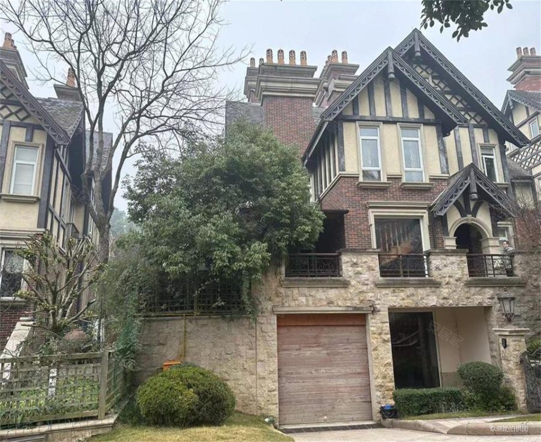 牧山丽景11室4厅7卫333.44㎡南北468万