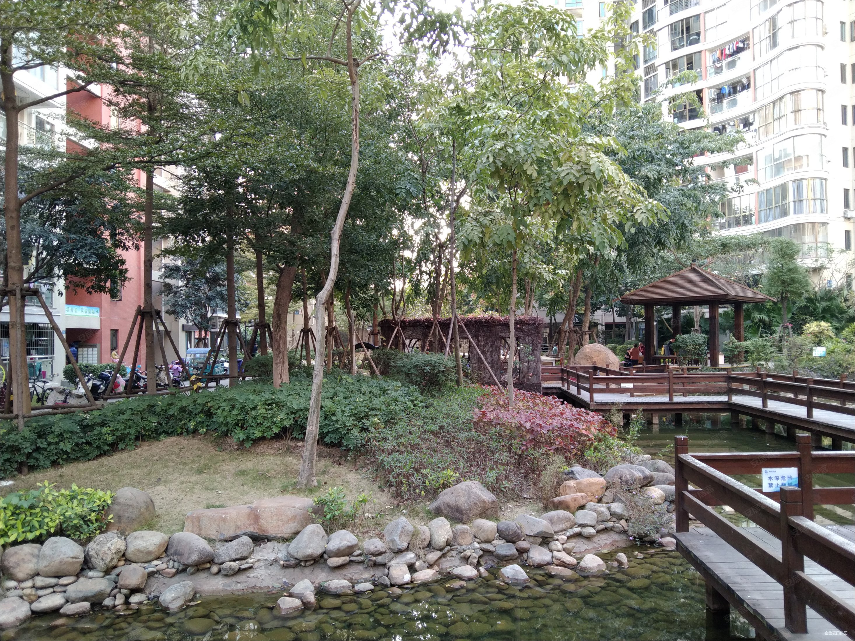 绿苑新城一组团3房2厅2卫高层朝南近地铁采光好