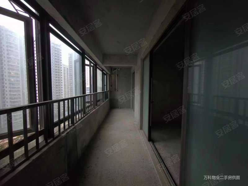 东海湾门 期 4房3卫业主诚意售 出价可谈 140平大户型,东海湾门第