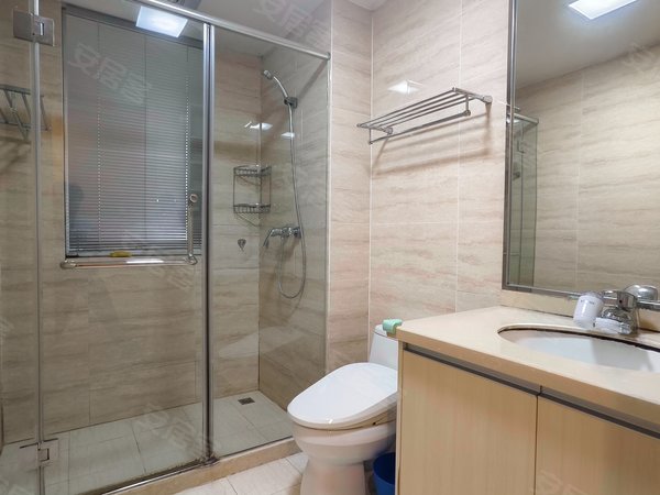 【多图】九龙仓玺园(a区),扬名租房,整租 人民医院旁 精装两居 干净