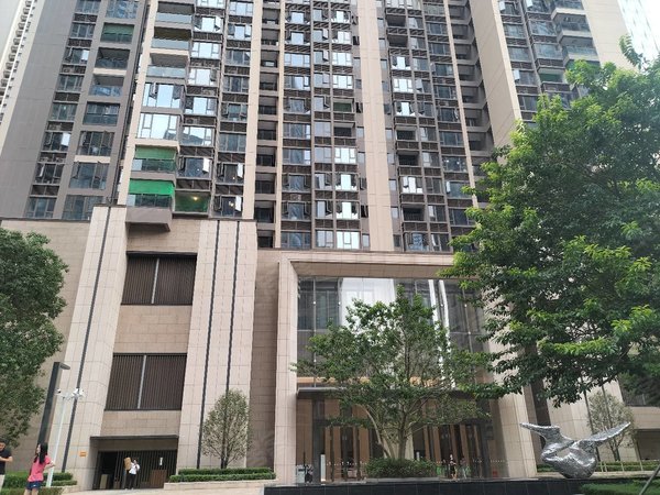 深圳龙华龙华中心区壹成中心第三区豪华装修 壹成中心花园三区 3房2厅