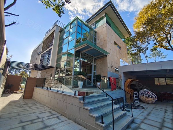 昆明西山滇池度假区滇池高尔夫(别墅)滇池高尔夫球道边精装独栋别墅