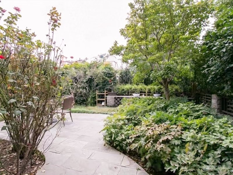 北京房产网>北京二手房>海淀二手房>西山二手房>香山艺墅>800_600