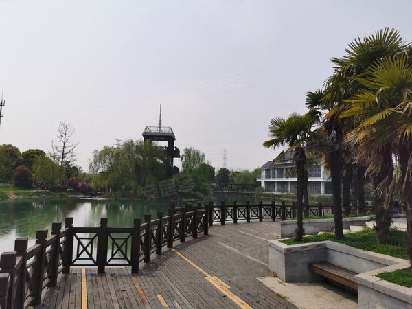 苏州吴江运东山湖嘉晖苑山湖三区三室二厅一卫,自住精装修,民用水电