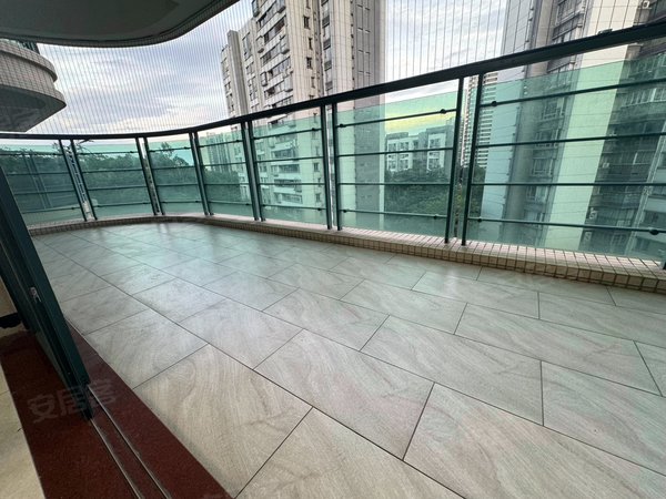 广州花都新区岭南公馆岭南公馆 豪华大三房出租 南北对流 出门马鞍山