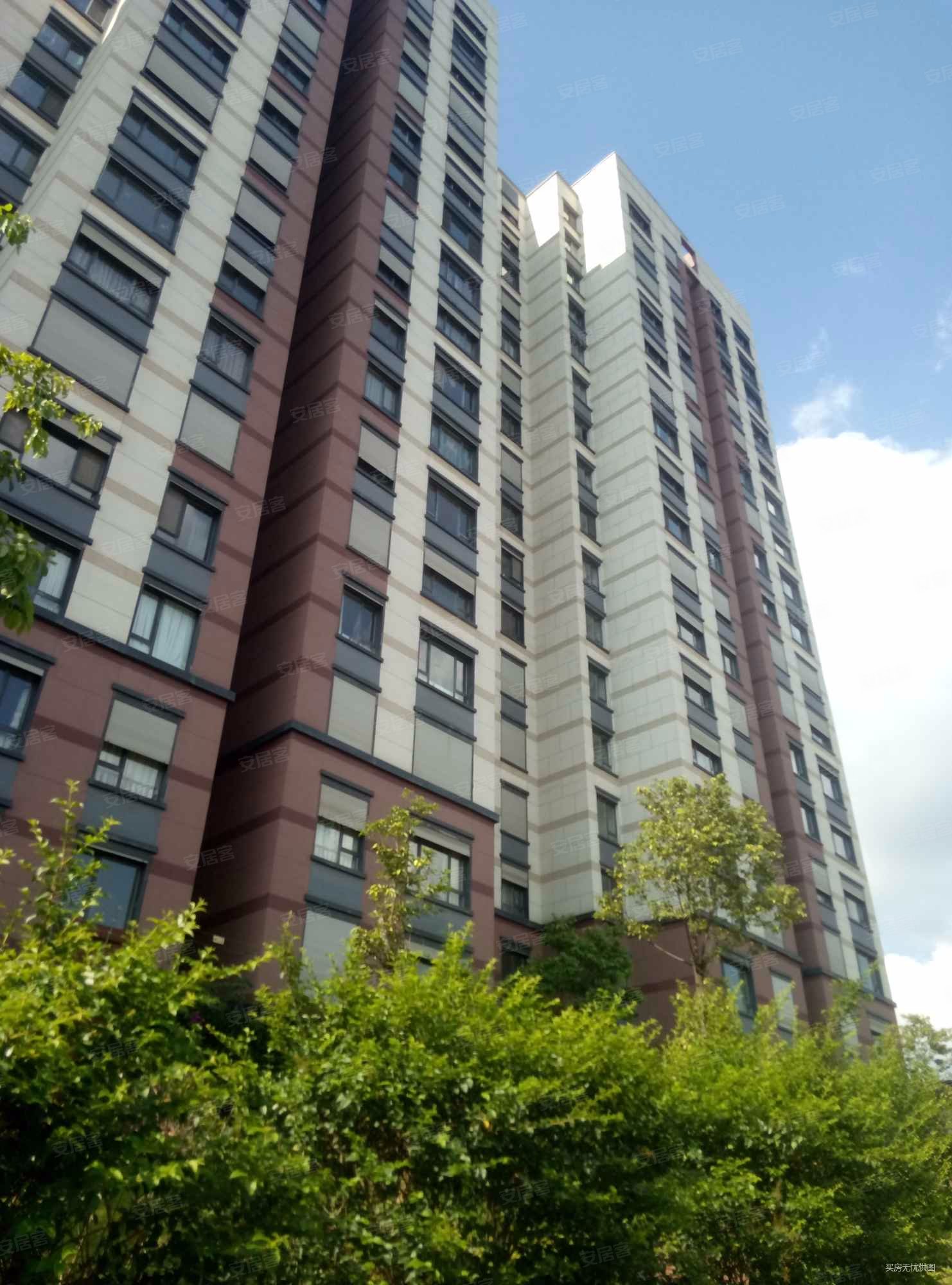 买房省钱只要1万4朗诗绿色街区南朝向3居1卫带有花园