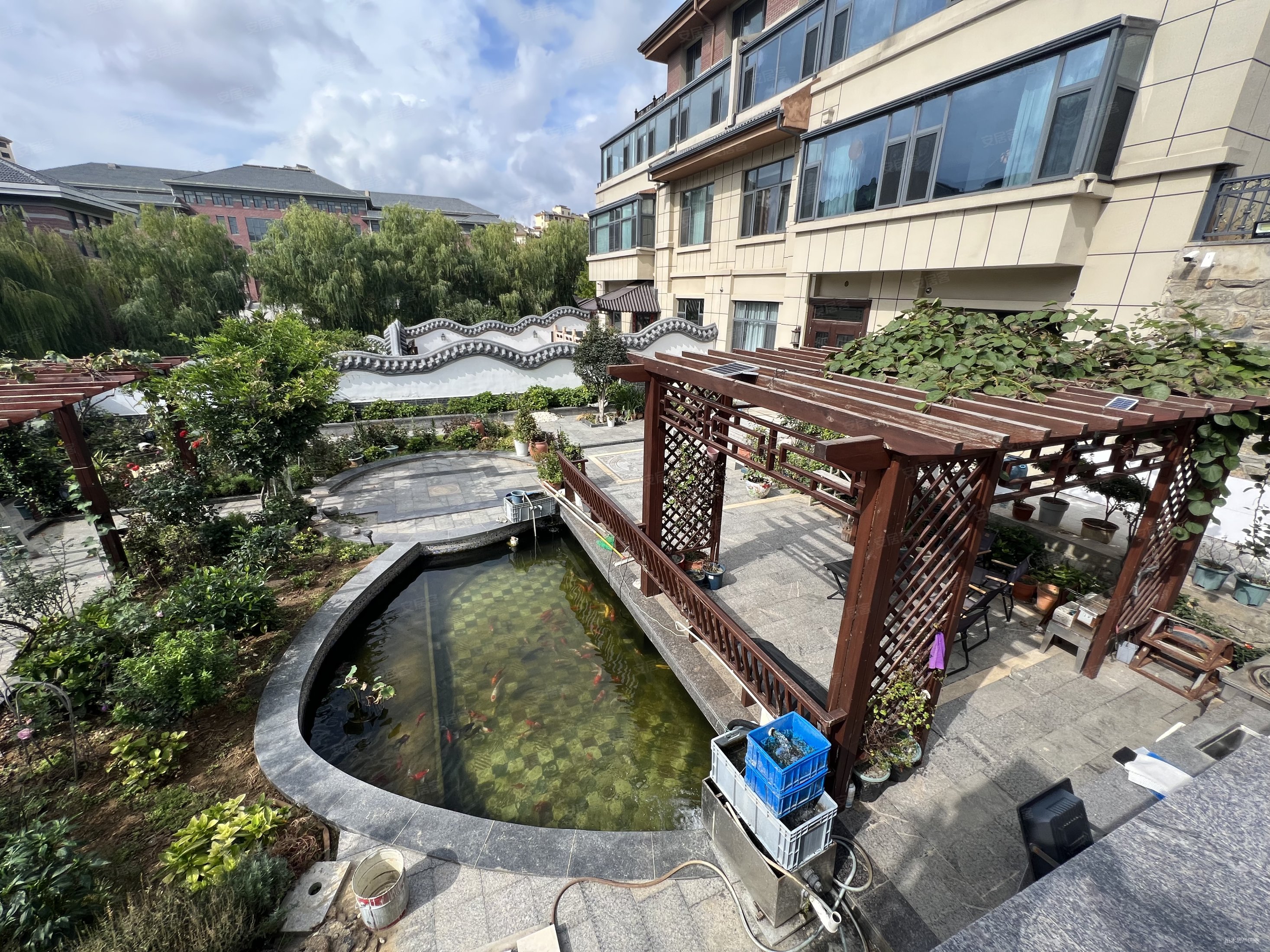 水岸公馆(别墅27-28,52-53号)二手房,1000万,5室5厅,4卫,600平米-威海