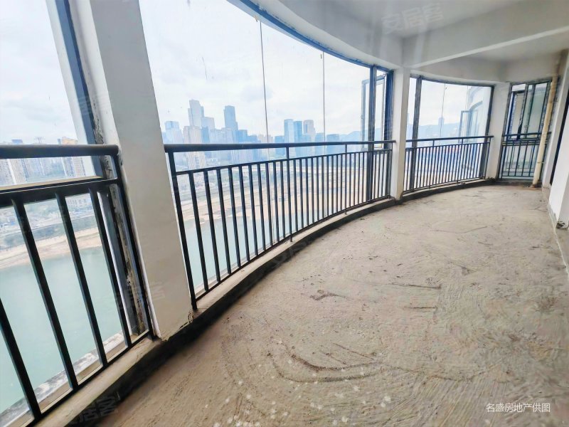 重庆公馆3室2厅2卫169㎡南北200万