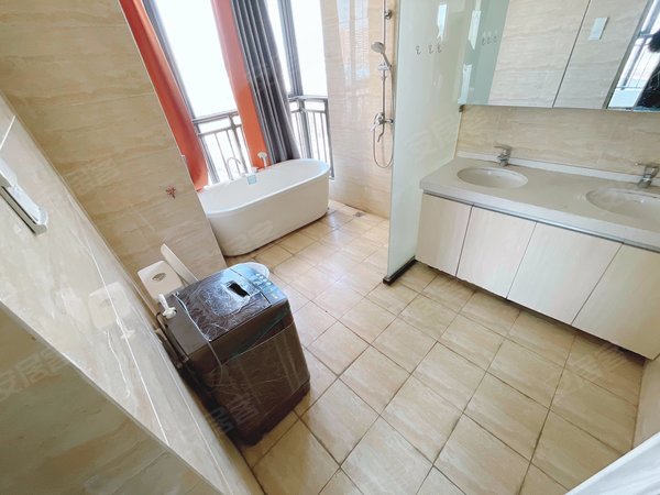 昆明官渡国贸中心米兰春天金马水果市场！24小时热水！圣世一品！无中介月付！关上国贸出租房源真实图片