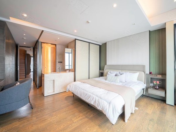 西藏北路租房,华侨城苏河湾行政公馆 随时看房 随时起租 复式公寓